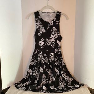 Juniors Size Large Black Floral Skater Dress by So